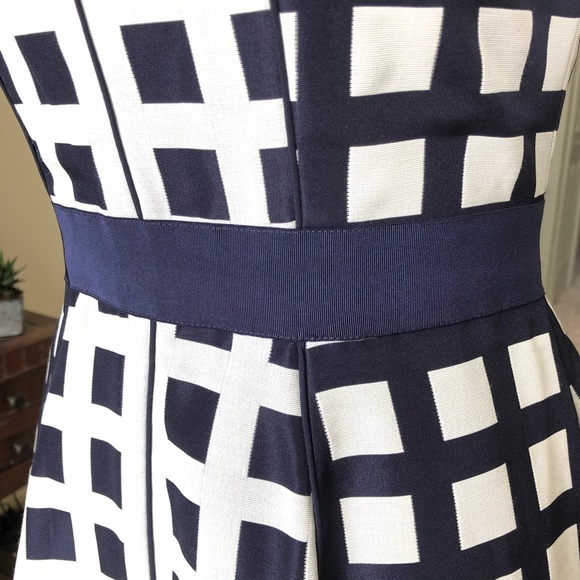 👗 Beautiful A-Line Dress 👗 - Picture 6 of 8